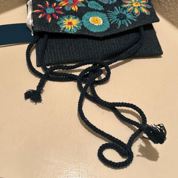 Guadalupe Margharita Convertible Crossbody Clutch Blue Woven Embroidered Floral - Picture 7 of 11